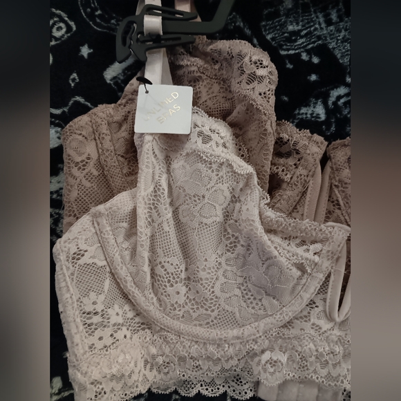 Lace Bustier Bra - Picture 7 of 12